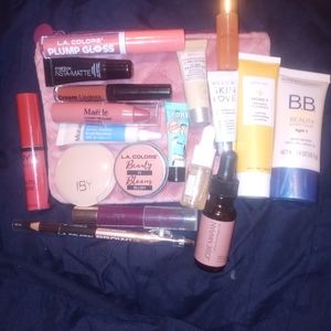 18 piece beauty bundle plus 2 bag's